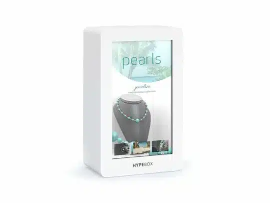 21.5 Zoll Full HD Hypebox - Screensource HB21P transparent display case showcasing a pearl jewelry set, with the word pearls at the top and HYPEBOX logo printed at the bottom of the sleek white rectangular frame.