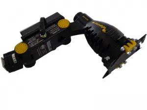Kamera-Kopflicht Ledzilla Dedolight - kompaktes LED-Leuchten-Modul in Schwarz mit praktischen Einstellknöpfen, Lüftungsschlitzen und Befestigungsmaterial, ideal für präzise Ausleuchtung bei Foto und Video, perfekt zum Kaufen oder Mieten.