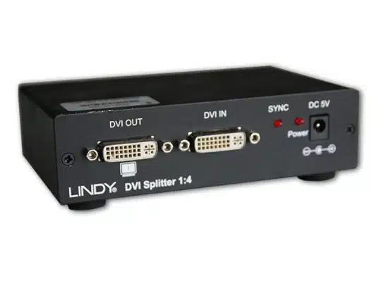 DVI-Splitter 1-4 von Lindy, abgebildet von vorn. Das schwarze Gerät zeigt vier DVI OUT-Anschlüsse, einen DVI IN-Port, Sync-LEDs zur Statusanzeige, eine Power-Taste und einen DC 5V Eingang. Perfekt zum einfachen Verteilen eines DVI-Signals auf bis zu vier Monitore - jetzt kaufen oder flexibel mieten.