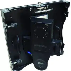 Rückansicht des LED Wand Moduls 3.75mm - LEDCON SL-3.75SI mit Gehäuse, Lüftungsschlitzen, Griffen, Steuerungselementen, Anschlüssen und digitalem Display; ideal zum Mieten für flexible Events und Präsentationen.