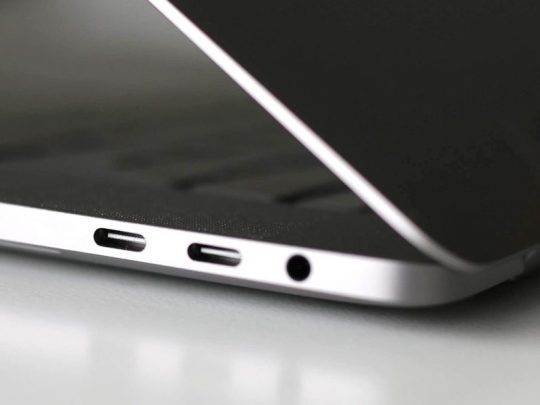 Apple MacBook Pro mieten apple MacBook Pro 15-4 zoll right2