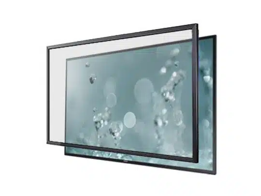 65 Zoll LED Display Samsung MD65C (Gebrauchtware) mit transparenter Schutzscheibe, die einen Wassertropfen-Effekt zeigt; großes, schwarzes Monitor-Display - ideal zum Kaufen oder Mieten.