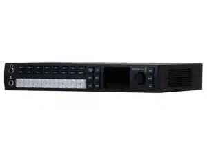 Blackmagic Design ATEM Television Studio HD Presentation-Switcher - schwarze, rack-montierbare Profi-Videomischer-Konsole mit vielen beschrifteten Tasten, großem Drehregler und zentralem Display; ideal für professionelle Videoproduktion. Das Gerät kann gemietet oder gekauft werden.