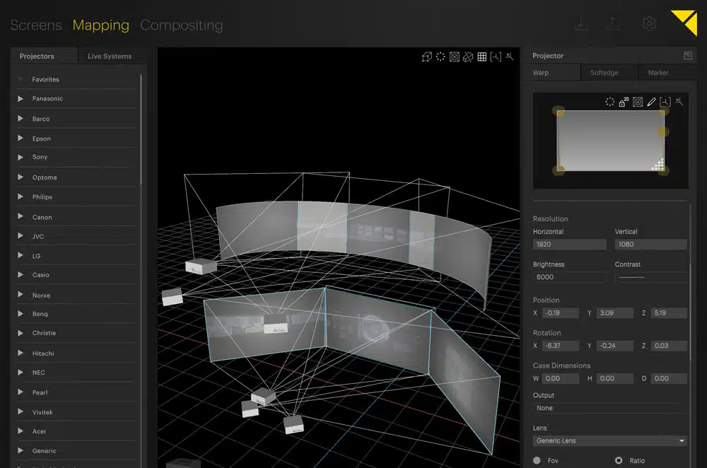 Screenshot der Projection-Mapping-Software "XYZ", die ein 3D-Arbeitsfeld mit sich überlagernden gebogenen Projektionsflächen und Projektoreinstellungen zeigt. Seitliche Menüs bieten Optionen zum Kaufen oder Mieten von Equipment; rechts befinden sich detaillierte Einstellungen für Screen und Beamer. Ideal für professionelle Projektionen und visuelle Installationen.