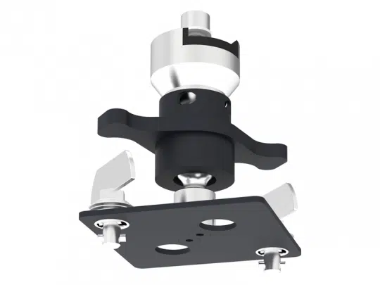 Metallisches mechanisches Bauteil mit schwarzer Grundplatte, zylindrischen Steckverbindern und verstellbaren silbernen Hebeln, geeignet zum Kauf oder zur Miete; das Produkt wird aus niedrigem Winkel vor weißem Hintergrund gezeigt.