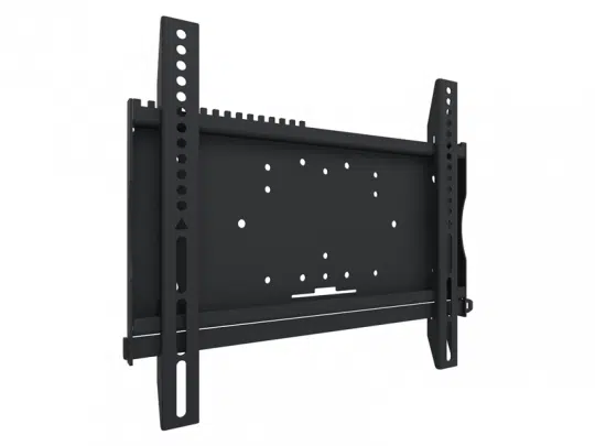 Schwarze TV-Wandhalterung aus Metall mit mehreren Löchern und Schlitzen zur flexiblen Befestigung, ideal für die Montage von Flachbildfernsehern. Das Wandhalterungs-Set wird vor weißem Hintergrund präsentiert - perfekt für alle, die eine stabile TV-Halterung kaufen oder mieten möchten.