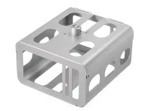 Rechteckige, silberne Metallhalterung mit mehreren Aussparungen und einer runden Befestigung oben - ideal zum Montieren von elektronischen oder mechanischen Komponenten, Produkt jetzt kaufen oder mieten.