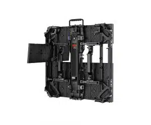 Rückansicht des LED Wand Moduls 2.6mm - Unilumin URMIII 2.6 MK2 Pro Flex XS zur Miete; das rechteckige LED-Panel besitzt einen stabilen Metallrahmen, einen Tragegriff oben und eine geöffnete Wartungsklappe für einfachen Zugang-ideal für Veranstaltungen und Präsentationen.