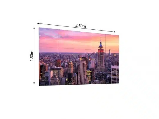 LED Wand 2.50m x 1.50m - 2.6mm URMIII 2.6 MK2 Pro zeigt ein beeindruckendes Panorama des New York City Sonnenuntergangs mit leuchtenden Farben und detailreicher Skyline, ideal zum Mieten für Zuhause oder Büro, um faszinierende Großstadtmomente zu erleben.