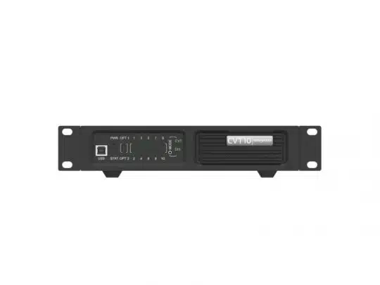 Frontansicht des Novastar CVT10-S - schwarzer LED LWL-Konverter für Rackmontage mit zehn Ports, Kontrollleuchten, USB-Anschluss, beschrifteten Tasten und Display; jetzt mieten.