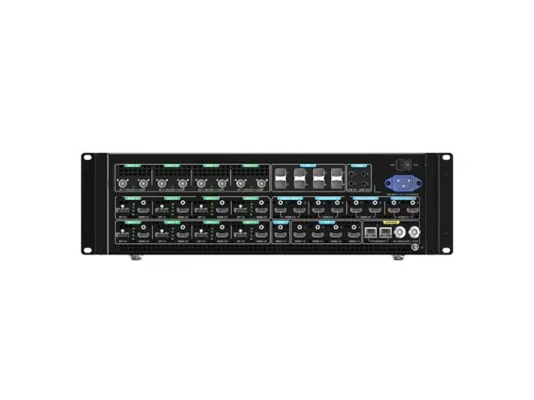 Der nahtlose Switcher - PIXELHUE P20 (Neuware) im Flightcase: Schwarzes, rackmontierbares Gerät mit Schaltern, Kontrollleuchten, Power-Tasten sowie Ethernet- und USB-Anschlüssen auf der Front, vor weißem Hintergrund. Ideal zur Video-Umschaltung bei professionellen Events.