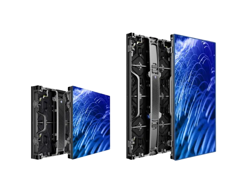 Vier LED-Display-Panels, Produktname nicht genannt, sind auf weißem Hintergrund zu sehen: Zwei zeigen von vorne leuchtende blaue abstrakte Muster, zwei von hinten die technische Rückseite. Ideal zum Kaufen oder Mieten von LED-Displays für Events und Präsentationen.