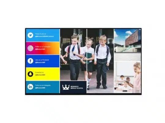 Produktbild-Alt-Text: Digitales Display mit Social-Media-Icons und Kontaktinformationen der Monarch Middle School auf der linken Seite; rechts Fotos von Schülerinnen und Schülern in Uniform beim Gehen, ein modernes Schulgebäude, das zu mieten oder kaufen ist, sowie eine Lehrkraft, die einem Schüler hilft. Ideal zur Präsentation des Angebots der Monarch Middle School.