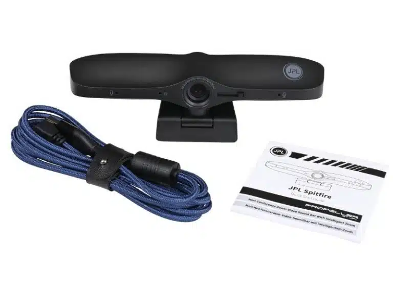 Konferenzkamera Legamaster SPITFIRE (Neuware) - schwarze Kamera auf stabilem Standfuß, daneben ein blaues USB-Kabel mit schwarzem Klettband sowie eine Bedienungsanleitung; ideal zum Kaufen oder Mieten für professionelle Videokonferenzen.