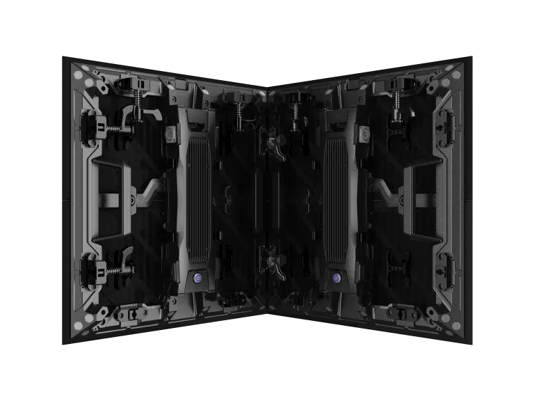 Eine Nahaufnahme von zwei einander gegenüberliegenden schwarzen Unilumin URMIII 03 MK2 Pro 45° XC LED Wand Modul 3,9 mm (0,50 x 0,50 m)-Panels, die ihre internen Komponenten und ihre Struktur vor einem schwarzen Hintergrund hervorheben.