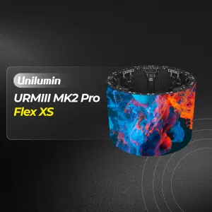 Unilumin URMIII MK2 Pro Flex XS: Zylindrisches LED-Display mit blau-roten Rauch-Effekten vor dunklem, kreisförmigem Hintergrund.