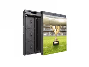 Das Hisense SP100FE LED-Bandenmodul 10,00 mm zeigt im Stadion eine goldene Trophäe; ein Modul offen mit sichtbarer Technik.
