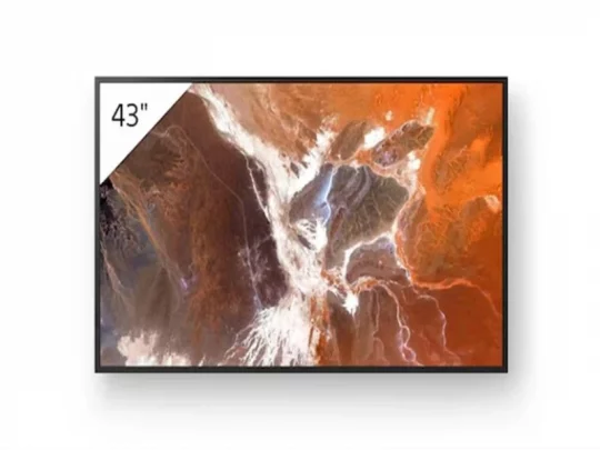 Samsung 43-Zoll-Flachbildfernseher mit abstraktem Muster in Orange und Weiß vor weißem Hintergrund, Größenangabe oben links.