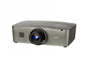 Sanyo PLC-ZM5000L Beamer, grau, gebraucht, mit großem Objektiv und leuchtend blauem Licht. Seitliche Belüftung und Bedienelemente an der Oberseite.