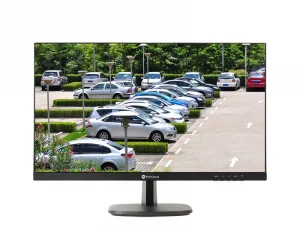 Der Monitor „ProView 24“ zeigt ein Bild eines Parkplatzes mit geparkten Autos, viel Grün und gut sichtbaren Richtungspfeilen auf dem Asphalt. Ideal für Sehbehinderte: Das Display stellt Details klar und kontrastreich dar.